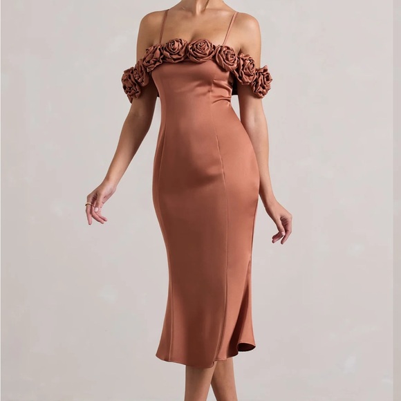 Club L London Off-the-Shoulder Satin Dress - Picture 4 of 5